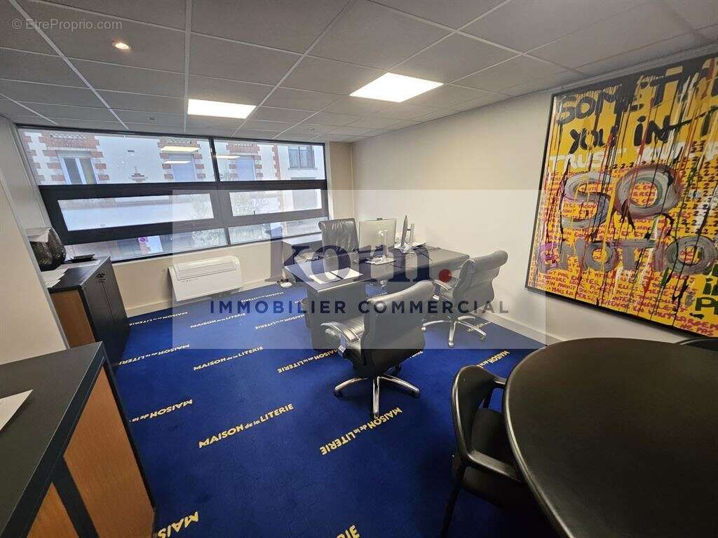 Commerce à SURESNES