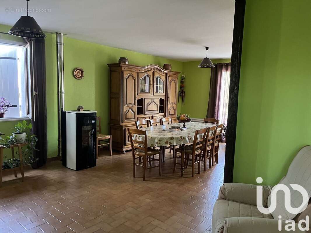 Maison 140 m² à Arthenac  - photo 4