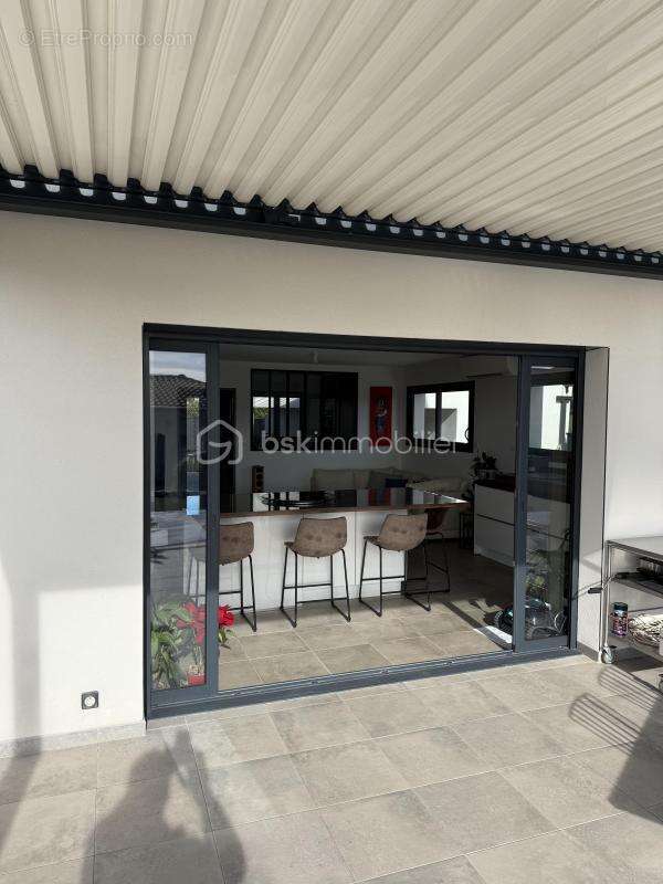 Maison à SAINT-QUENTIN-LA-POTERIE