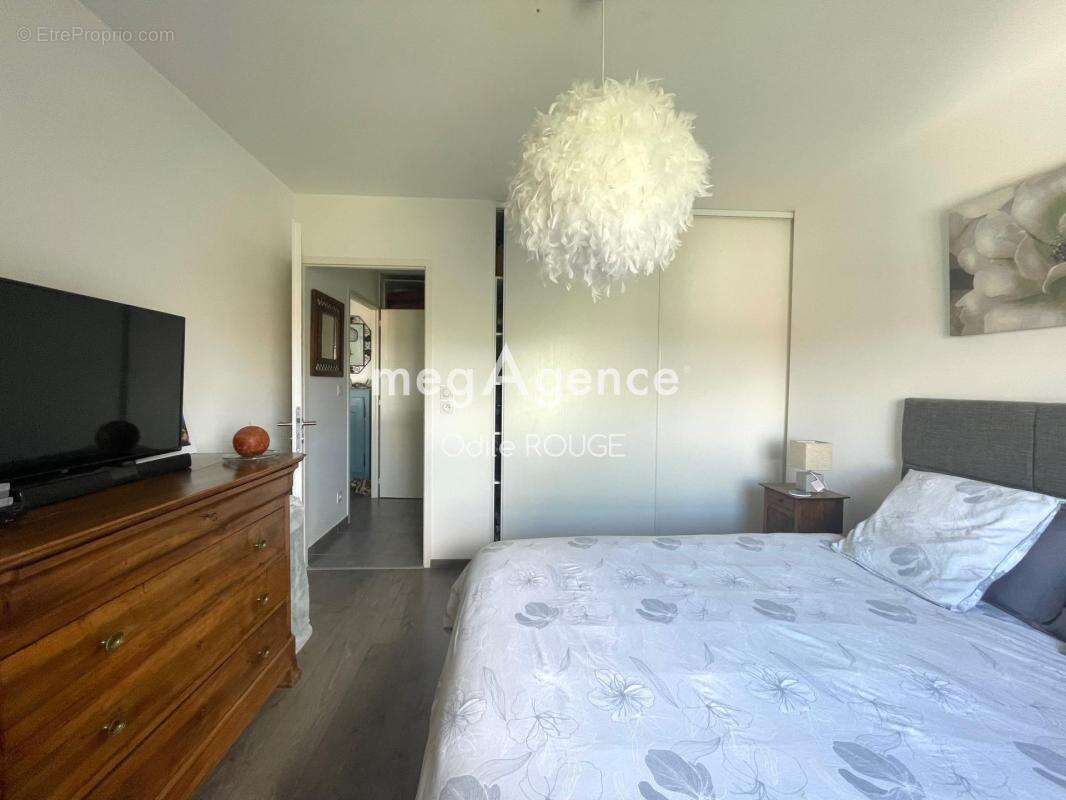 Appartement T2 avec terrasse et place de parking - photo 5