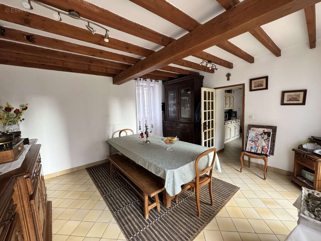 Maison à ISSOU