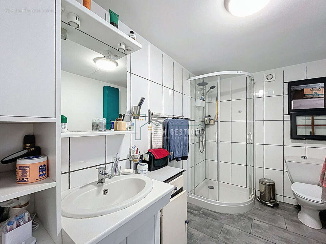 Maison à SAINT-ETIENNE-DE-FURSAC