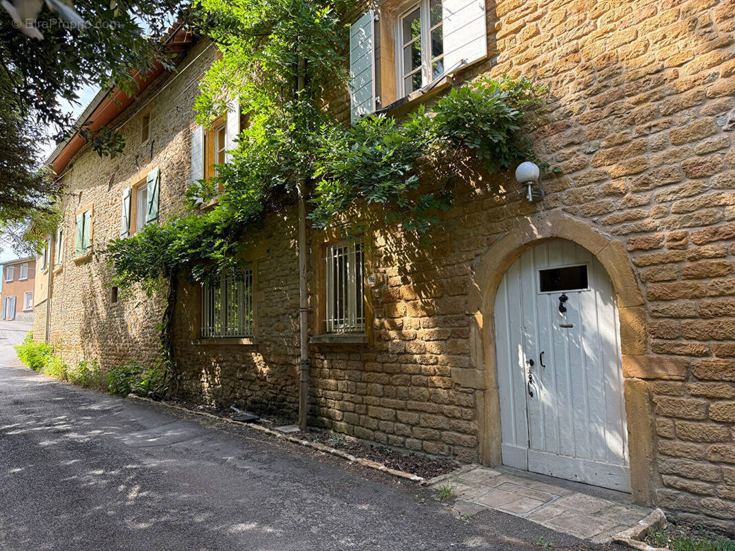 Maison à POUILLY-LE-MONIAL