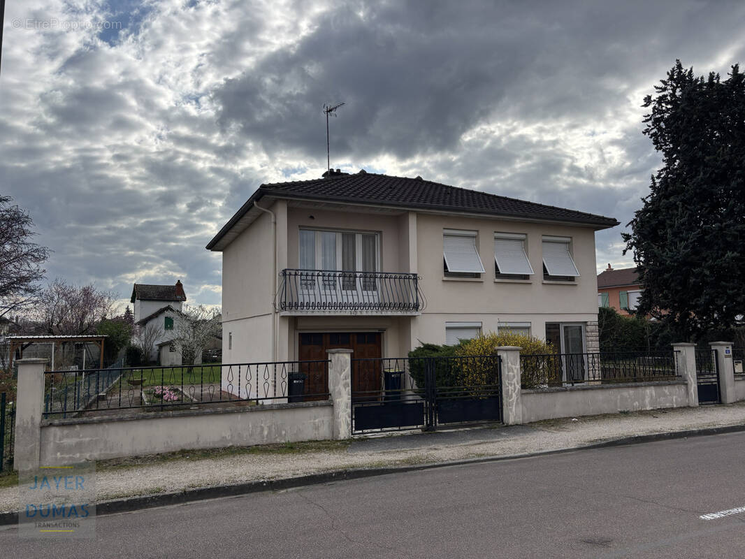 Maison à CHATENOY-LE-ROYAL