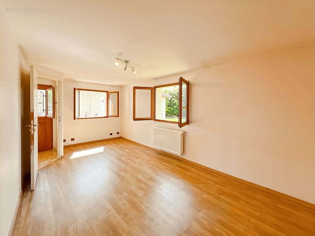 Maison à ROSNY-SUR-SEINE