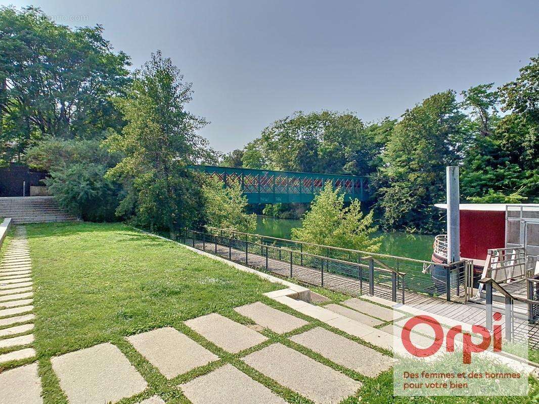 Appartement à ISSY-LES-MOULINEAUX