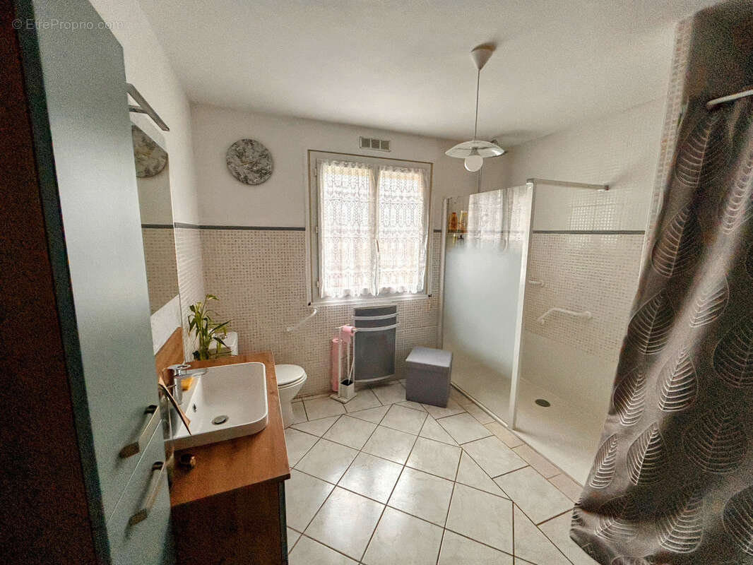 Maison à Ussel en CORREZE - photo 6