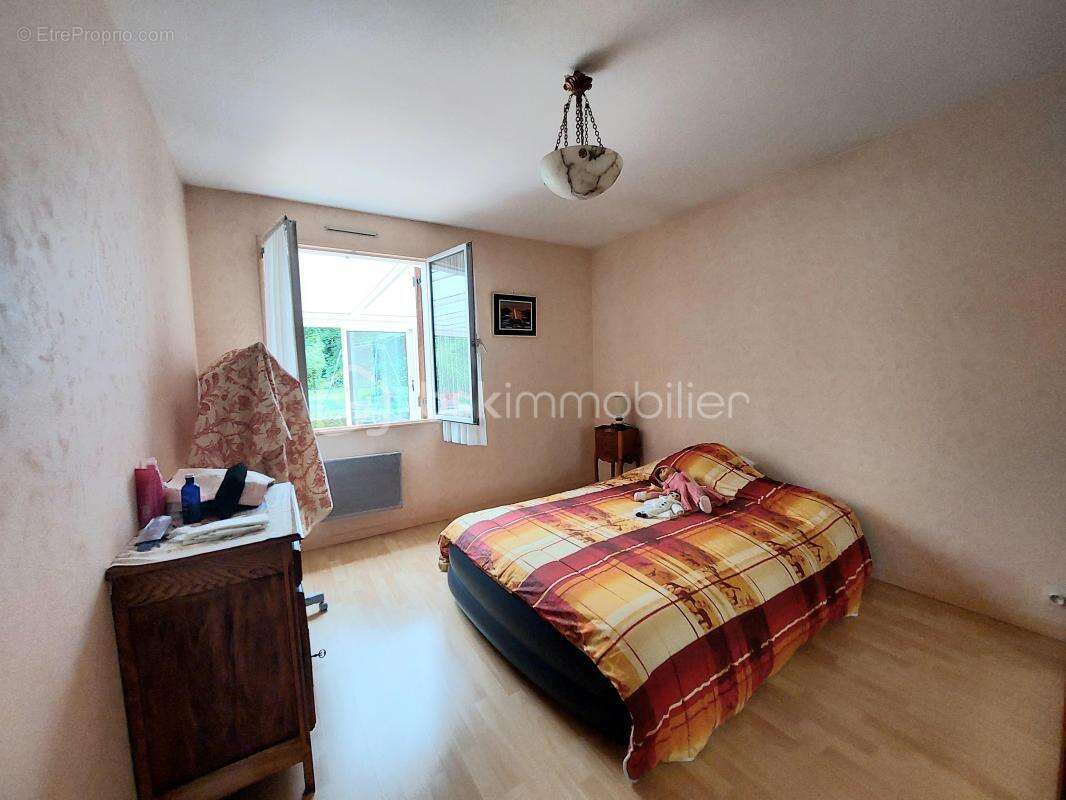 Maison à BAZOCHES-SUR-LE-BETZ