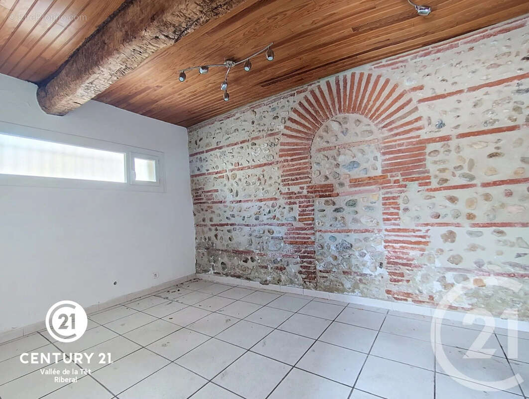 Maison 85 m² à Saint-Esteve  - photo 9