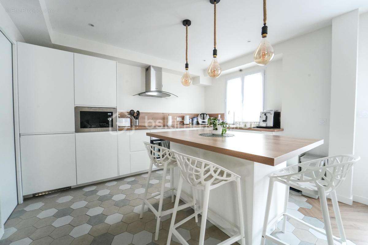 Maison à SAINT-PIERRE-DU-PERRAY