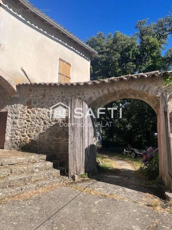 Maison 345 m² à Soudorgues  - photo 8