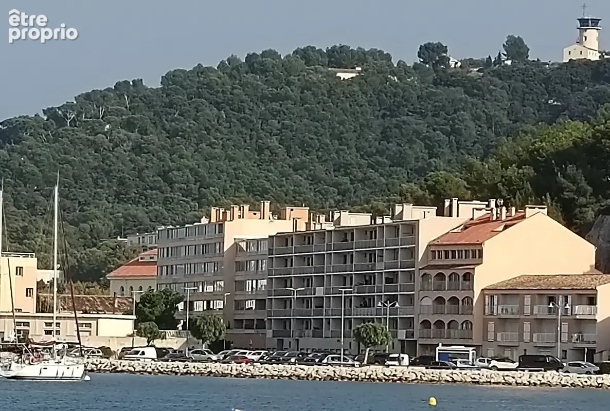 * Proche Plage & Port * Appartement  3 Pièces * Terrasse Avec VUE * (83430) SAINT MANDRIER SUR MER * - photo 2