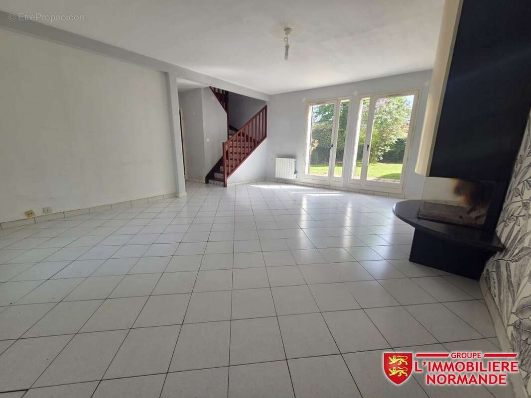 Maison à VAL-DE-REUIL