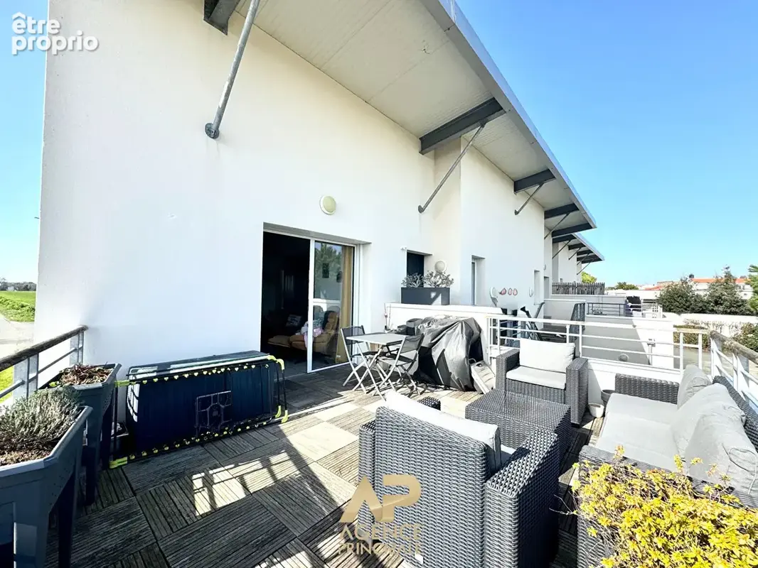 Appartement - Type 3 - Terrasse + parking - Dompierre-sur-Mer (Chagnolet) - photo 9