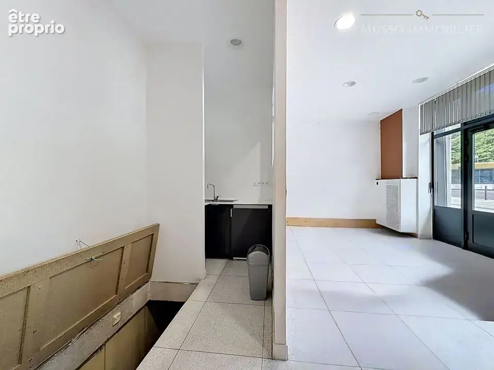 Commerce 49 m² à vendre à Marseille-4e (13004) - photo 3