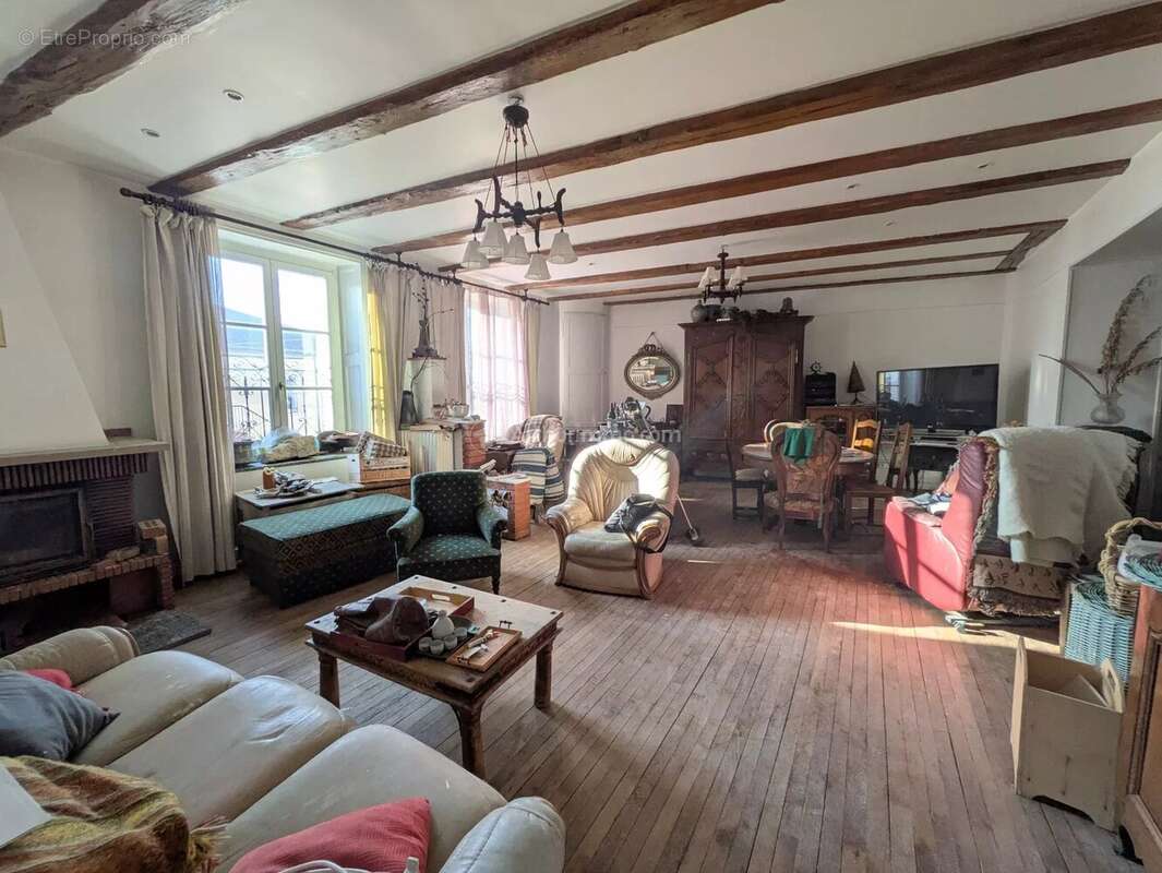 Appartement à NEUFCHATEAU