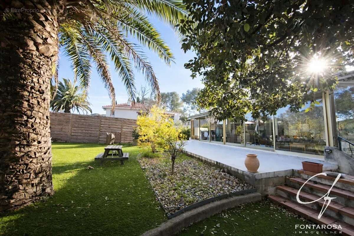 Maison à FREJUS