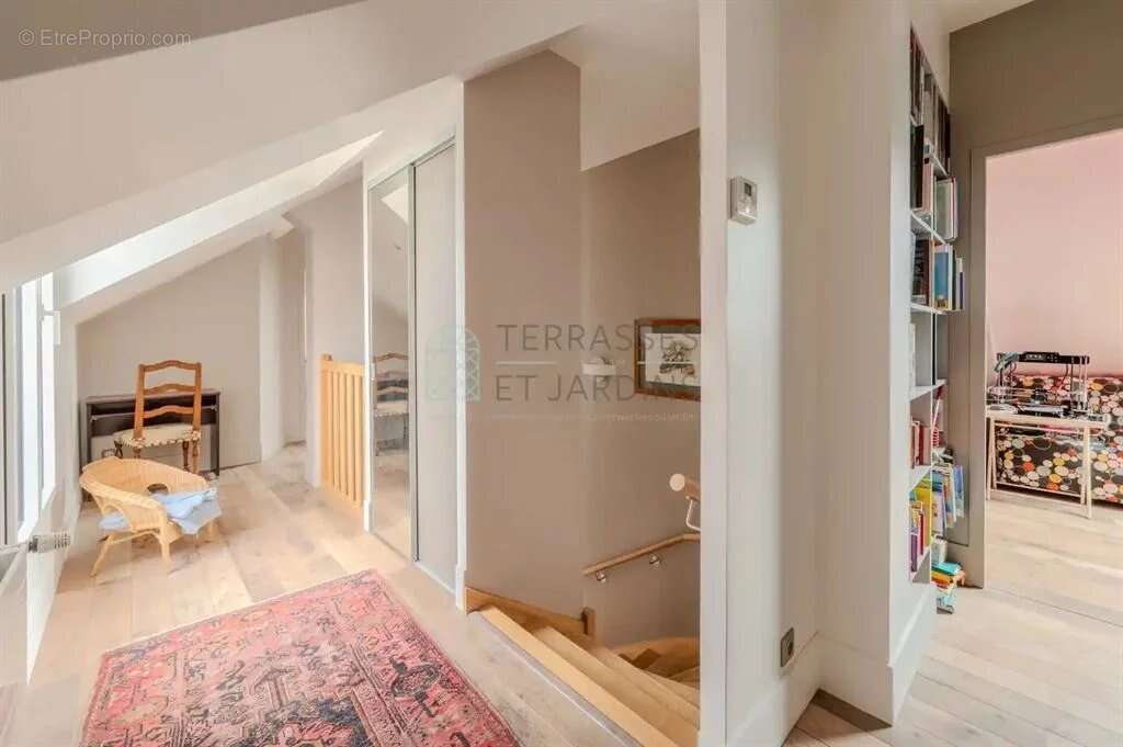 Maison à L'HAY-LES-ROSES