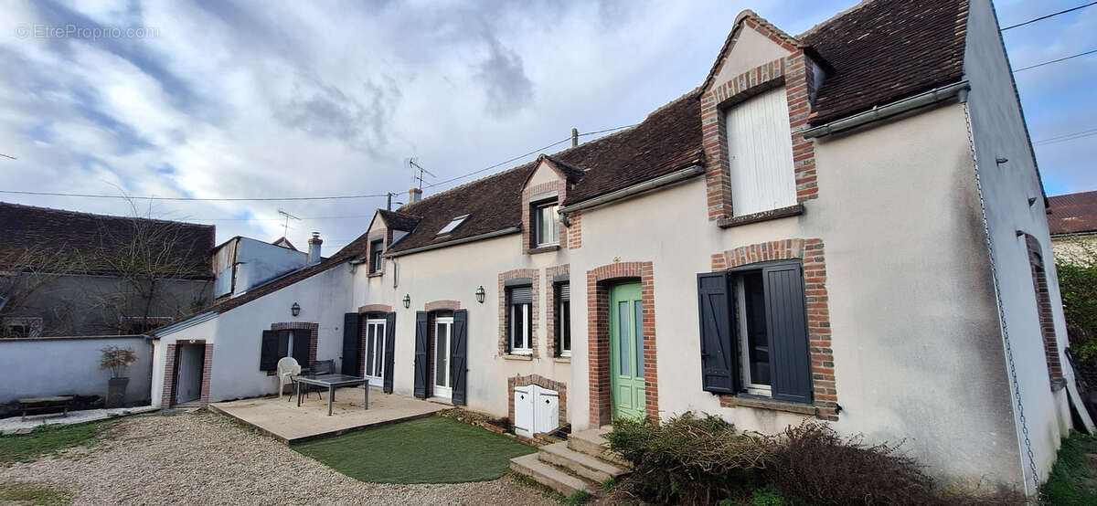 Maison à MALAY-LE-GRAND