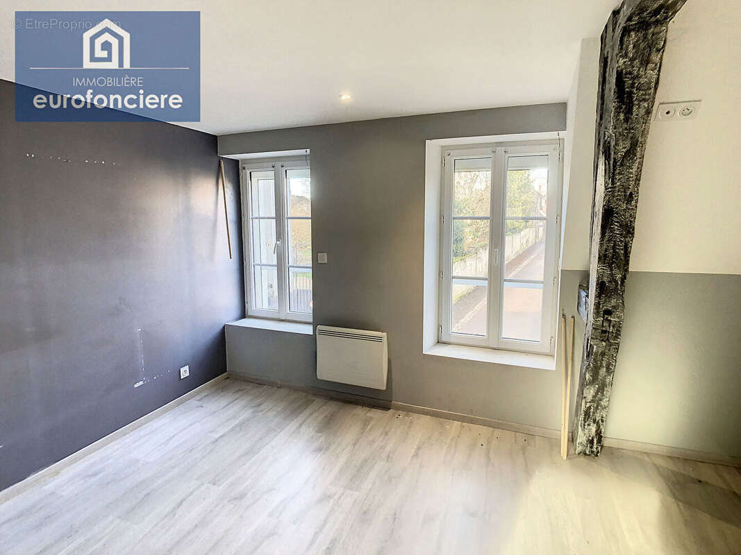 Ensemble immobilier avec local commercial et appartement  ? Fort potentiel - photo 9