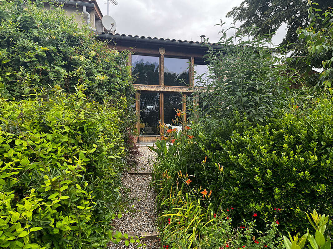 Maison à ESCUEILLENS-ET-SAINT-JUST-DE-BELENGARD