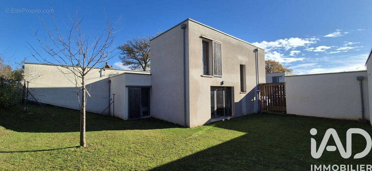 Photo 1 - Maison à SAINT-MAMET-LA-SALVETAT