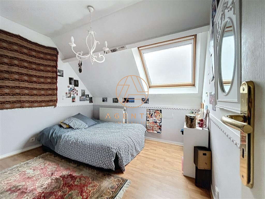 Maison à SAINT-MAUR-DES-FOSSES