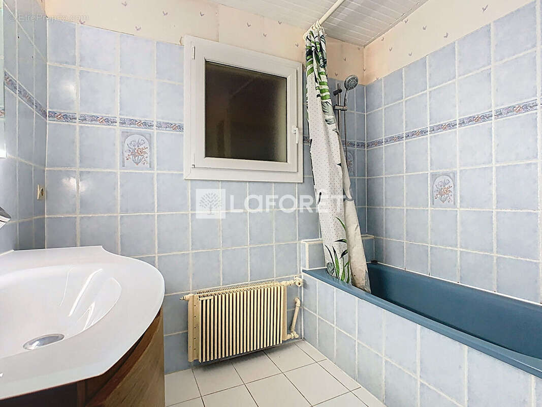 Maison à LA CROIX-EN-CHAMPAGNE