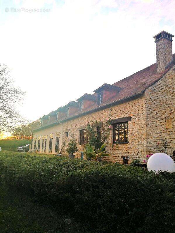 Maison à SALIGNAC-EYVIGUES