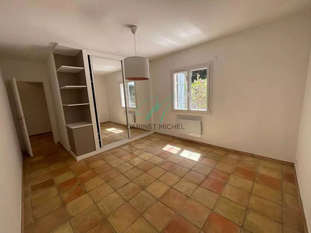 Maison à ROQUEFORT-LES-PINS