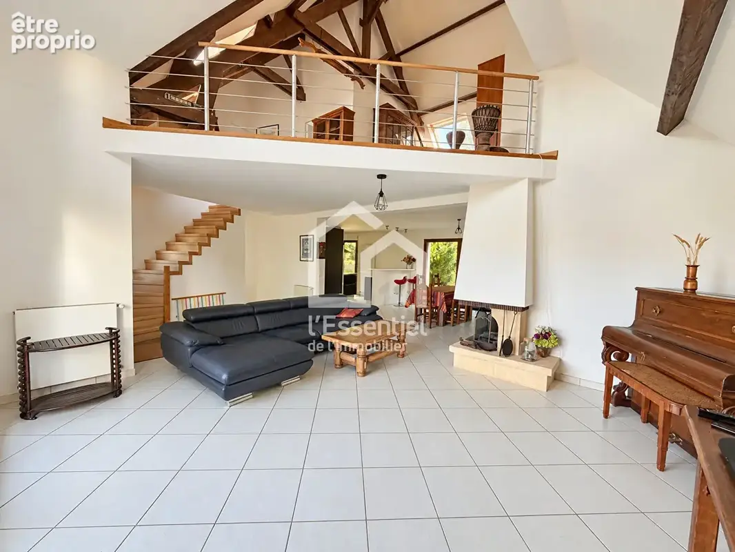 A vendre - maison d'architecte ndividuelle - 158 m² - sous sol total - terrain 977 m² - photo 3