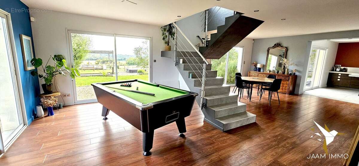 Maison à CORCELLES-EN-BEAUJOLAIS