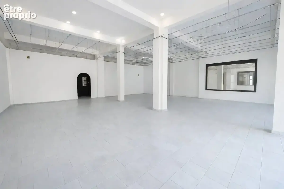 Commerce 215 m² à vendre à Saint-Pierre (97410) - photo 2