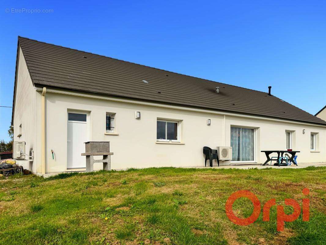 Maison à SAINT-PIERRE-LES-ETIEUX