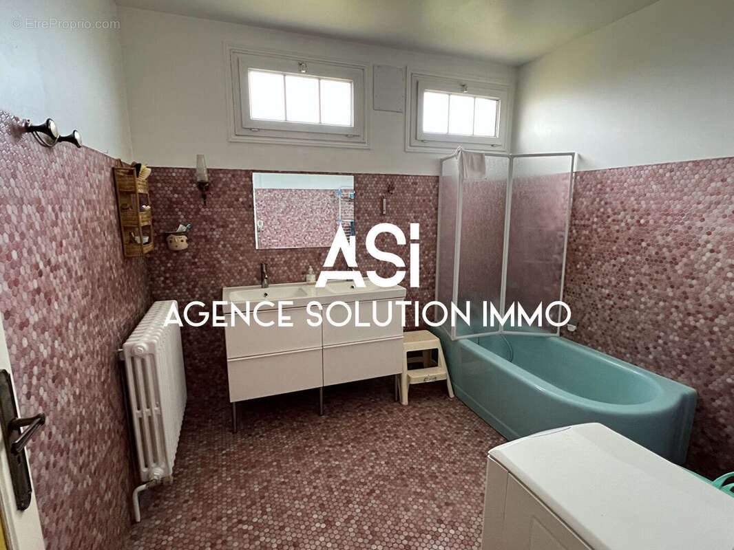 Maison à VILLAINES-LA-JUHEL