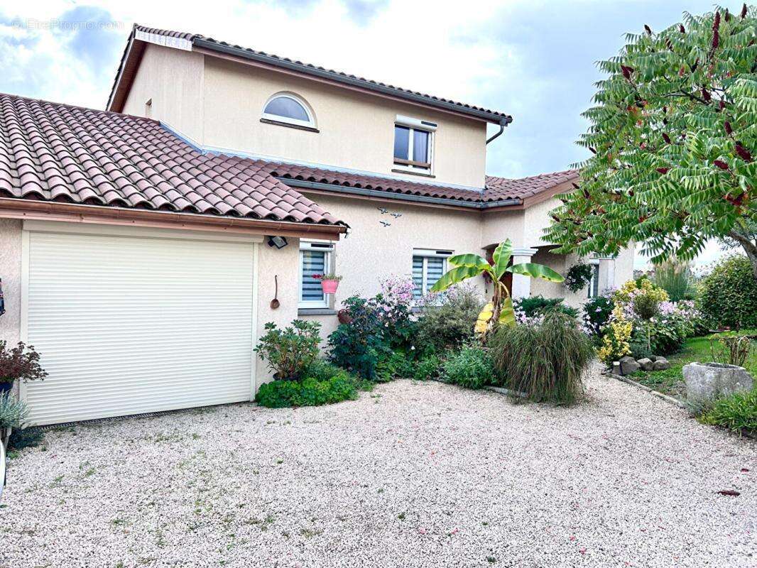 Maison à LONGESSAIGNE