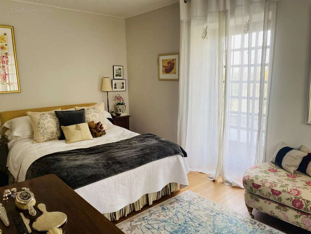 Maison à VILLEBOIS-LAVALETTE