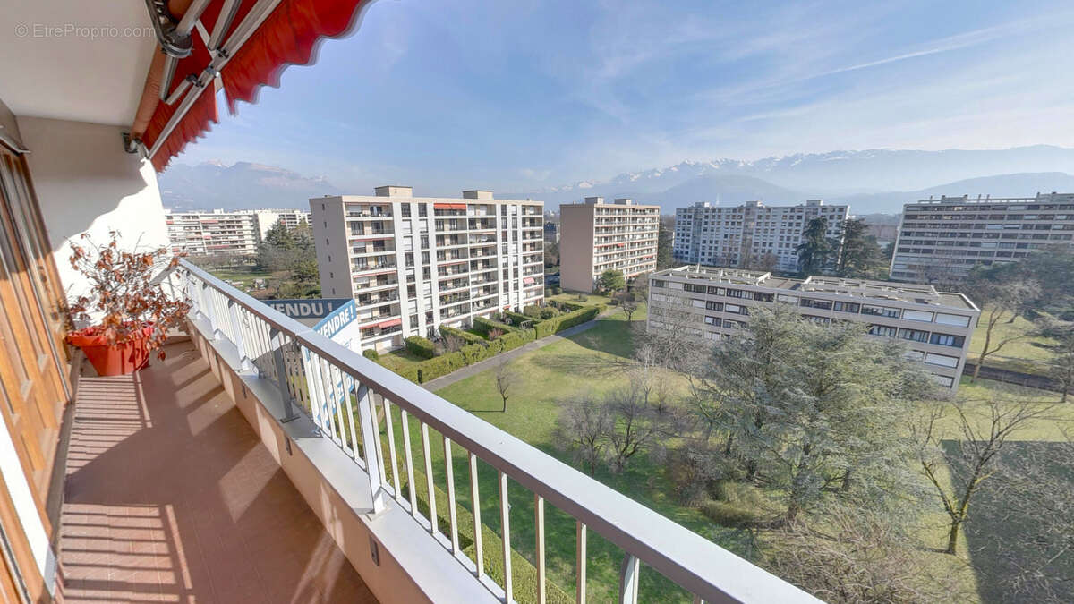 Superbe 5 pieces + cuisine en dernier etage avec 3 chambres dans copro ravalée echirolles domaine jean jaures - photo 2