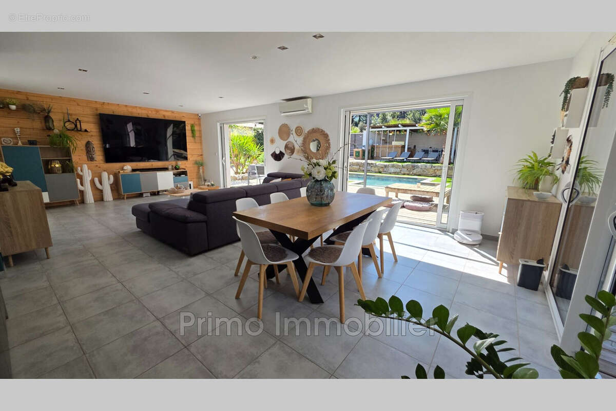 Maison à PLAN-DE-LA-TOUR