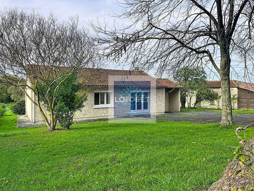 Maison à CHAUNAC