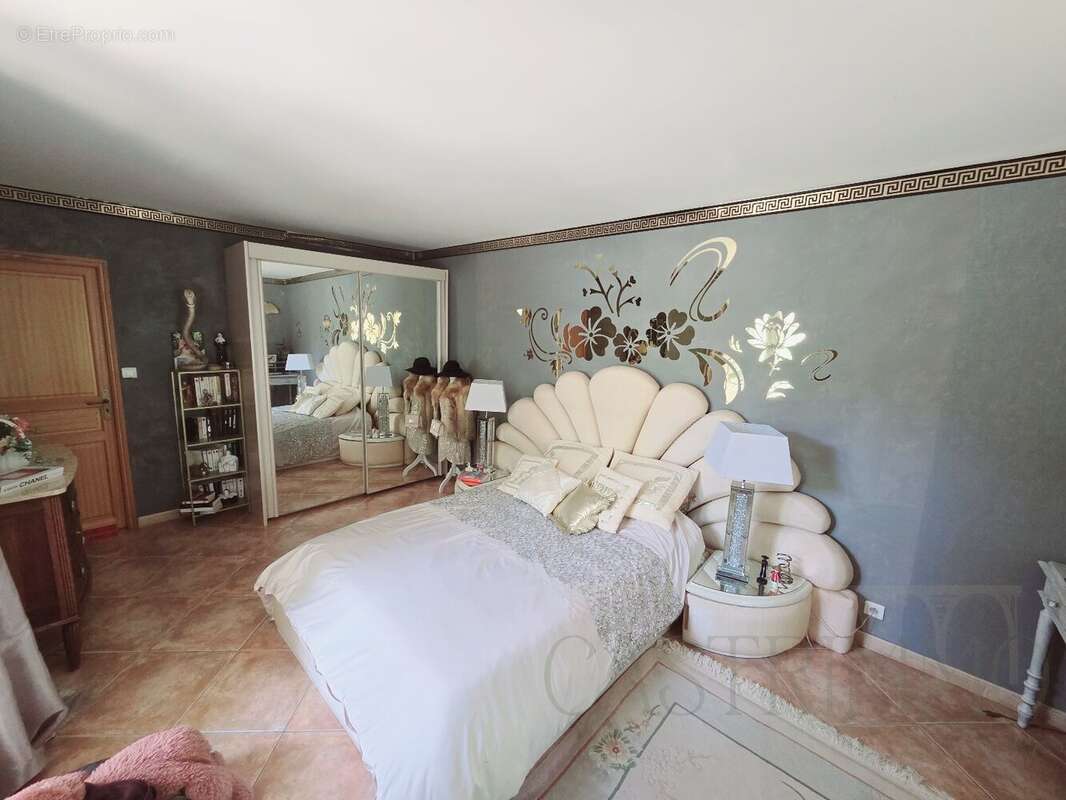 Maison à RESTINCLIERES