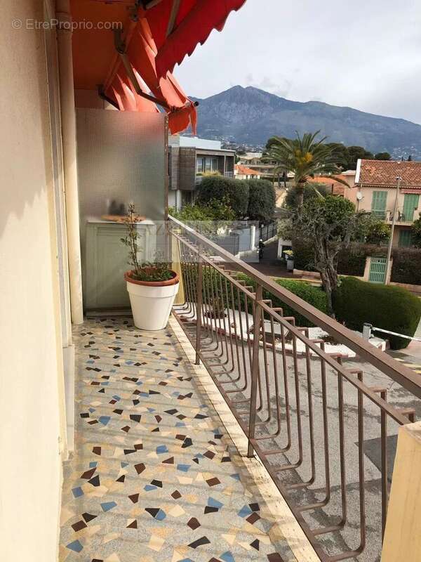 Appartement à ROQUEBRUNE-CAP-MARTIN