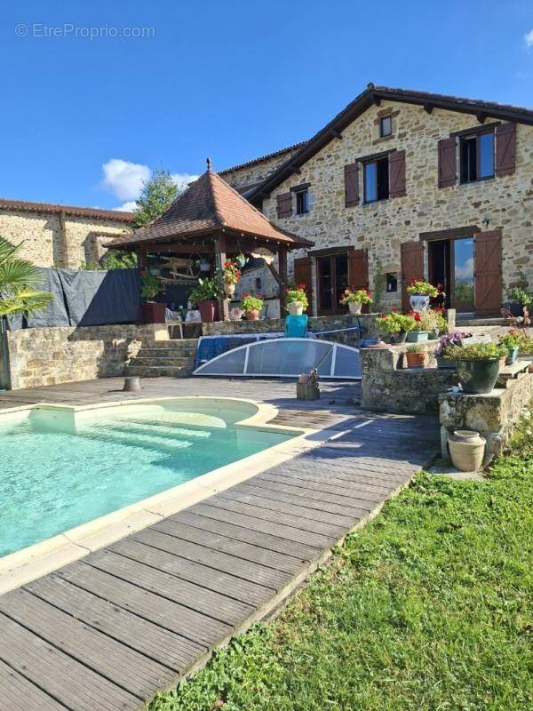 Maison à LENTILLAC-SAINT-BLAISE