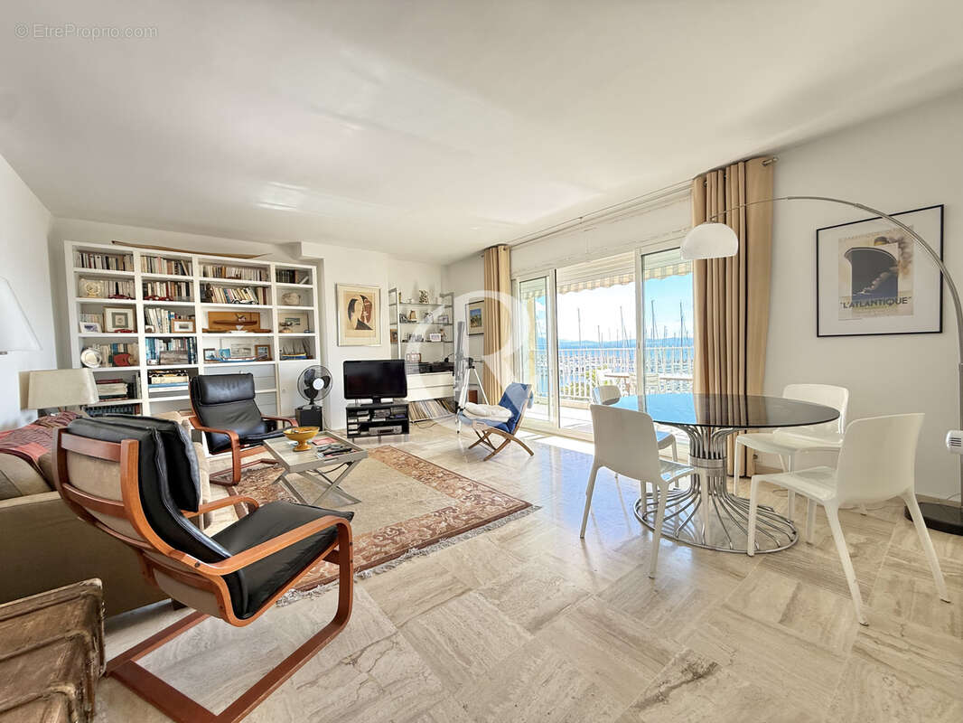 Appartement à HYERES