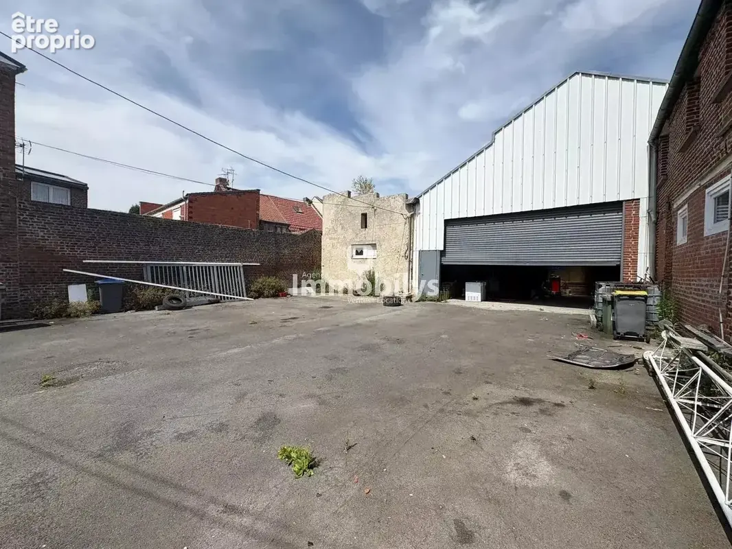 Hangar / Local professionnel avec parking - photo 2