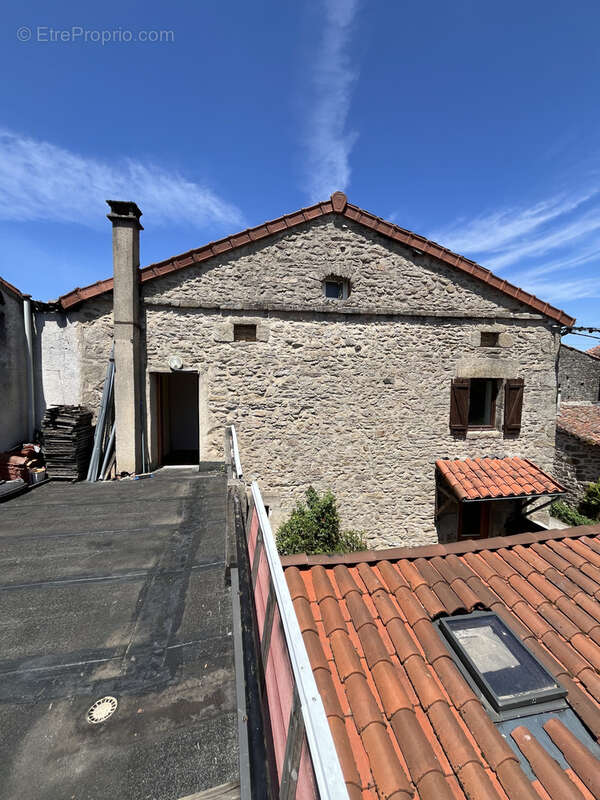 Maison à COMPREIGNAC