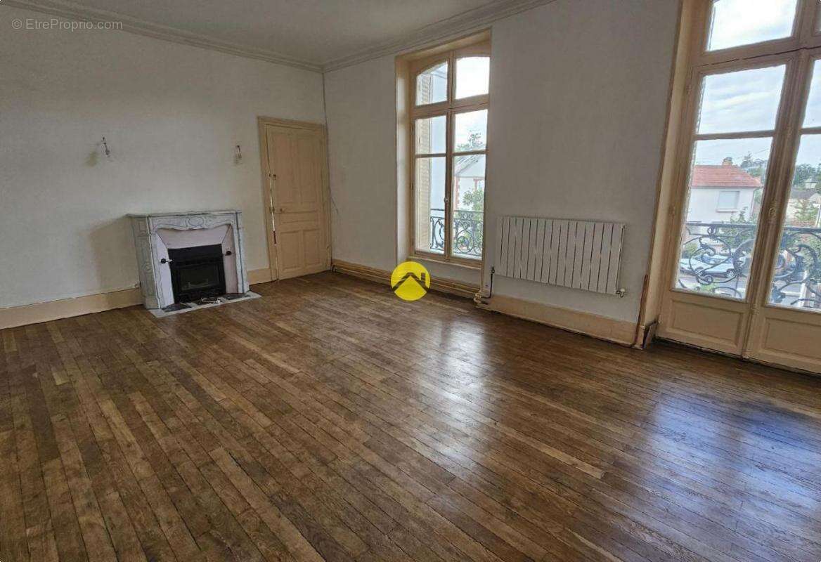 Maison à NERIS-LES-BAINS