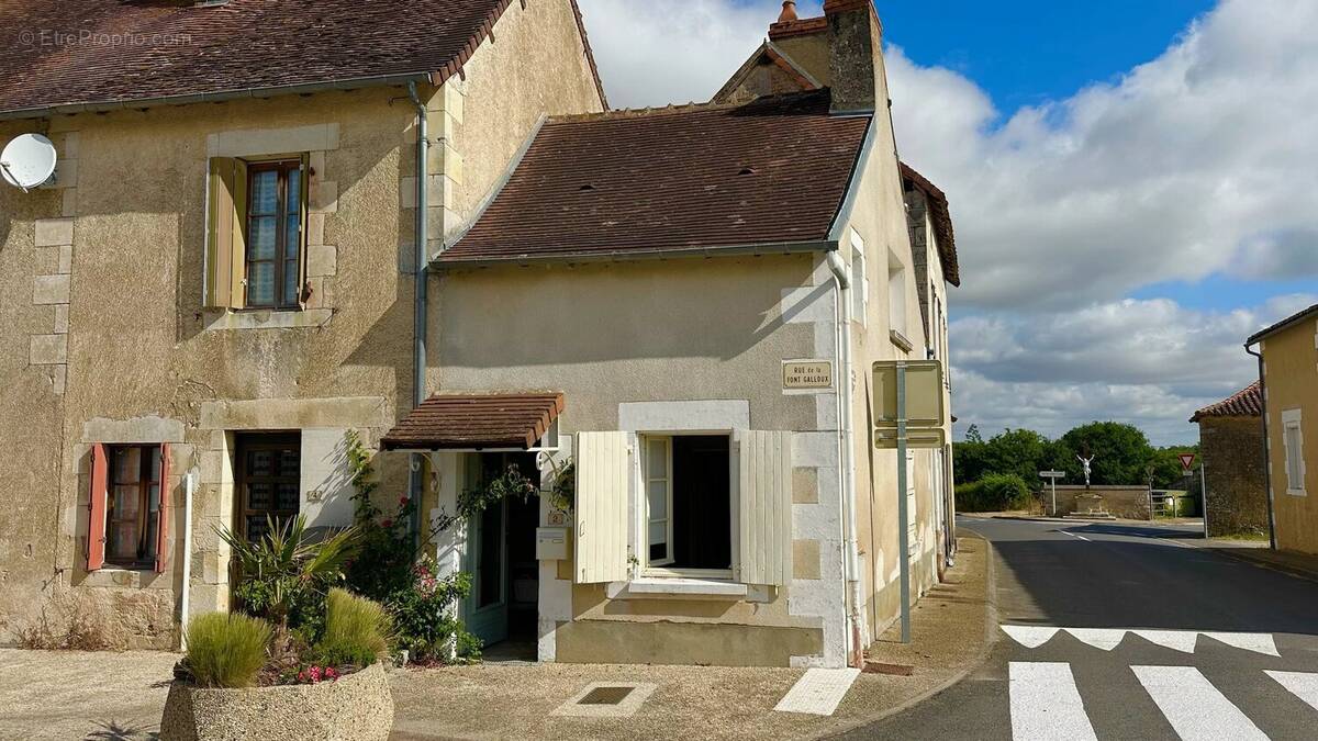Maison à SAINT-LEOMER