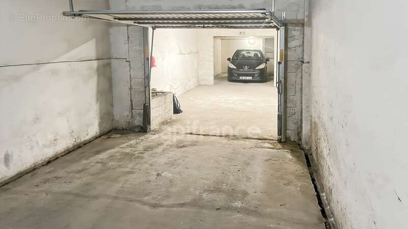 Parking à BORDEAUX