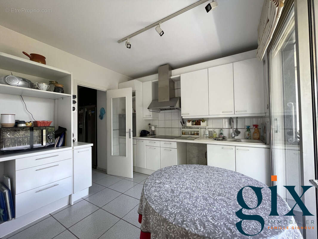 Appartement à MEYLAN